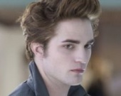 Роберт Паттинсон едва не попал под колеса автомобиля