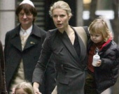 Гвинет Пэлтроу усыновит сироту