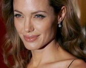 Анджелине Джоли "вернули" дочь