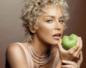 Шарон выглядит сногсшибательно