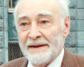 Тихонова навестила жена