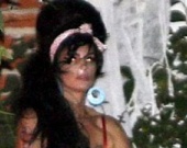 Синди Кроуфорд превратилась в Эми Уайнхаус