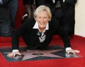 Клоуз удостоилась персональной звезды на Аллее Славы