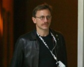 Крэйг оттдувается за Джекмена