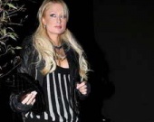 Пэрис Хилтон и ее новая грудь (ФОТОРЕПОРТАЖ)