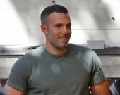 Бен Аффлек флиртует с коллегами по съемкам
