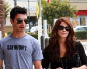 Джо Джонас и Эшли Грин ходят вместе за покупками