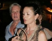 Майкл Дуглас и Кэтрин Зета-Джонс в Испании