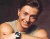 Сергей Безруков разорил семью