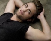 Роберт Паттинсон снова первый