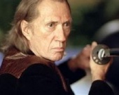 Вдова Дэвида Кэррадайна подала в суд на кинокомпанию