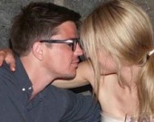 Джош Хартнетт и его девушка в Италии