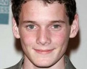 Герой "Звездного пути" сыграет в фильме Джоди Фостер