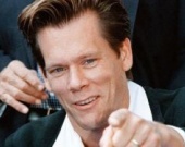 Кевин Бейкон попытается соблазнить Джулианну Мур