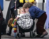 Чудесное семейство фриков на прогулке