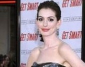 Энн Хэтэуэй потеряла почти 12