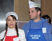 Звезды раздают бесплатные обеды