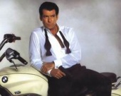 Броснан снова шпион