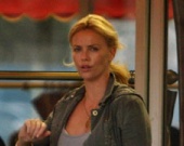 Шарлиз Терон и Шон Пенн обедают вместе