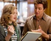 Журналистка приковала себя к Хью Гранту