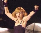 Знаменитостей выдают животы