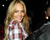 Линдси Лохан в мужской рубашке (ФОТОРЕПОРТАЖ)
