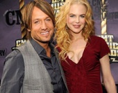 Муж Николь Кидман заставляет ее краснеть