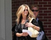 Дженнифер Энистон взяла нового щенка