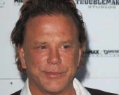 Пьяного Микки Рурка арестовали за рулем скутера