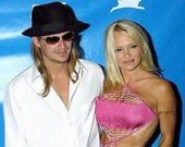 Памела Андерсон подала на развод