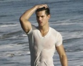 Акробат Тейлор Лотнер