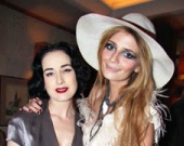 День рождения Миши Бартон