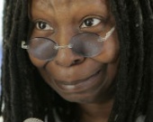 Вупи Голдберг гримировала покойников, а Мадонна жарила пончики