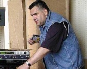 Саакашвили вручил Садальскому грузинский паспорт и орден