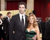 Саша Барон Коэн отложил свадьбу